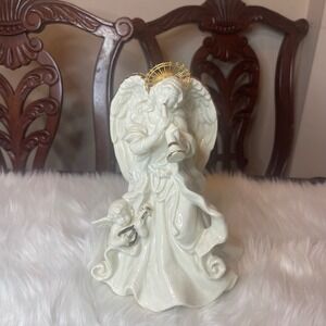 Vintage Dillard's Trimmings Musical Porcelain Angel Figurine 24KT Accents w/ Box